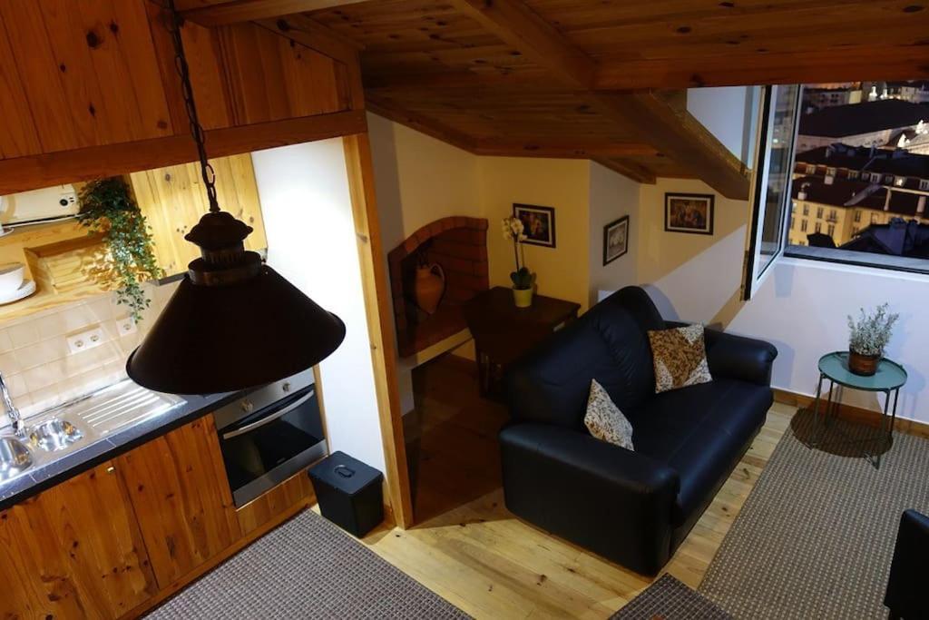 Charm And Fantastic View In A Fully Equipped In Center Lisboa